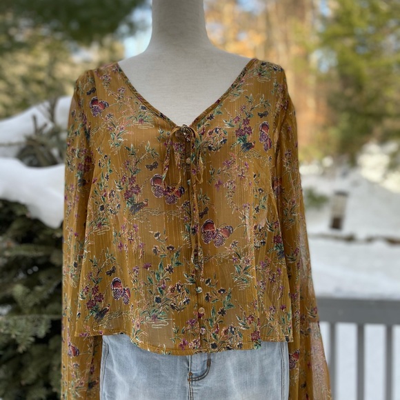 LOVERICHE Sheer Butterfly Blouse - Picture 9 of 9